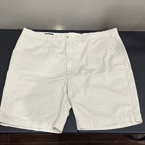 Ralph Lauren Cream Flat Front Men's Shorts (Big) 44B
